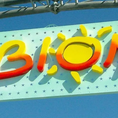 Chic By The Coast In Apartmán *