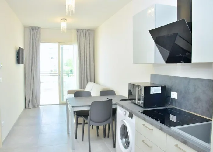 Chic By The Coast In *