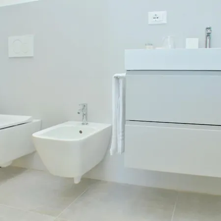 Chic By The Coast In ביביונה