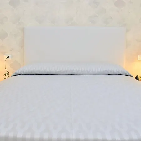 Chic By The Coast In