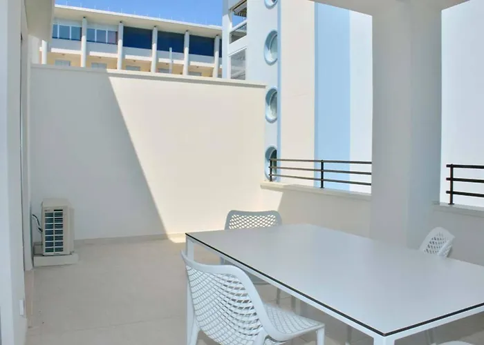 Chic By The Coast In